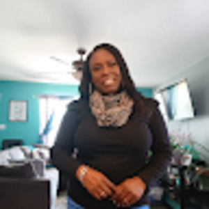 Meet your Posher, Angela